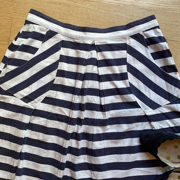 anthro skirt little yellow button - Picture 2 of 9